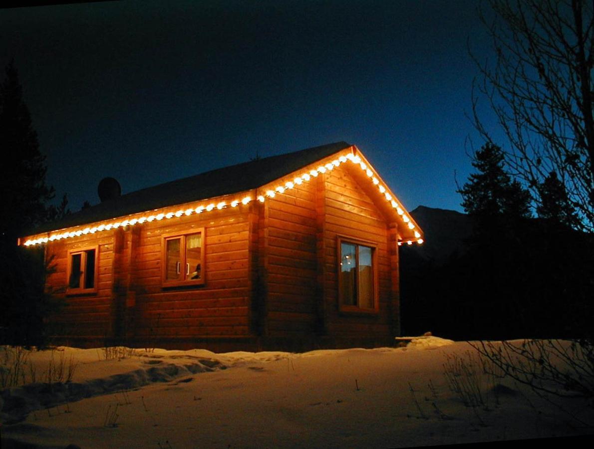 Mica Mountain Lodge & Log Cabins Tête Jaune Εξωτερικό φωτογραφία