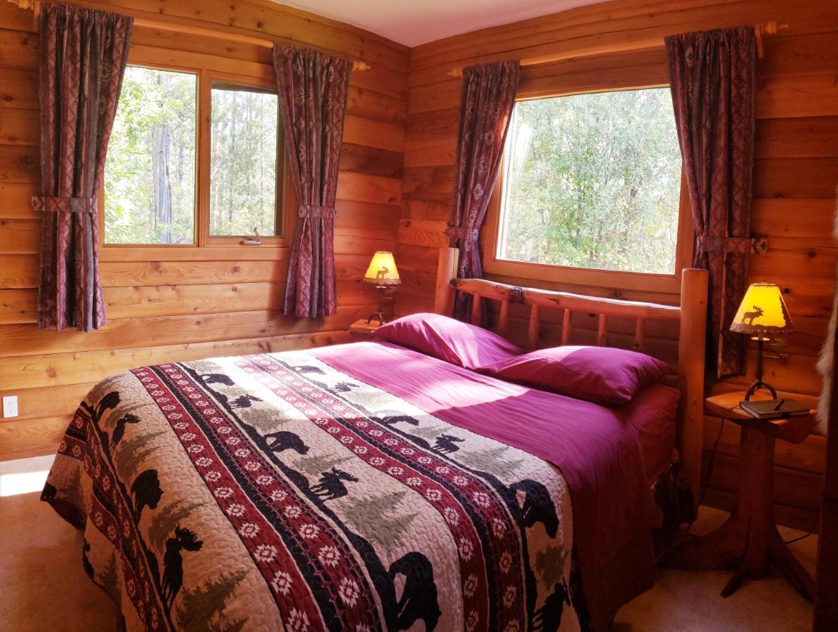 Mica Mountain Lodge & Log Cabins Tête Jaune Εξωτερικό φωτογραφία