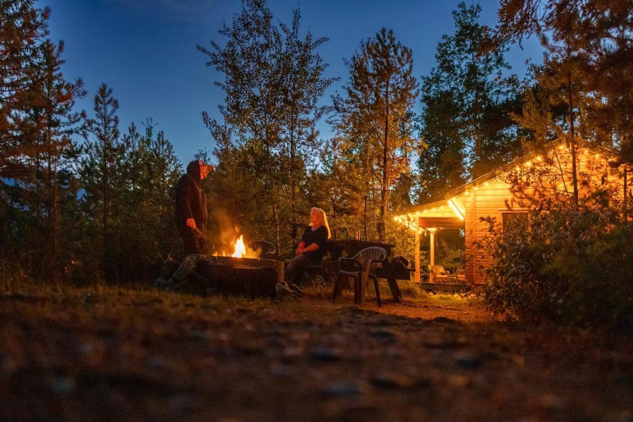 Mica Mountain Lodge & Log Cabins Tête Jaune Εξωτερικό φωτογραφία