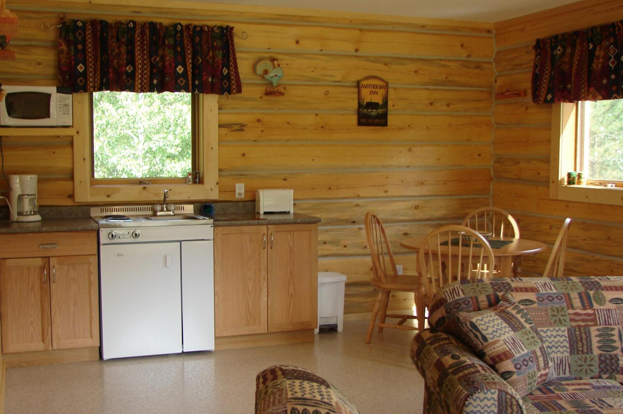 Mica Mountain Lodge & Log Cabins Tête Jaune Εξωτερικό φωτογραφία