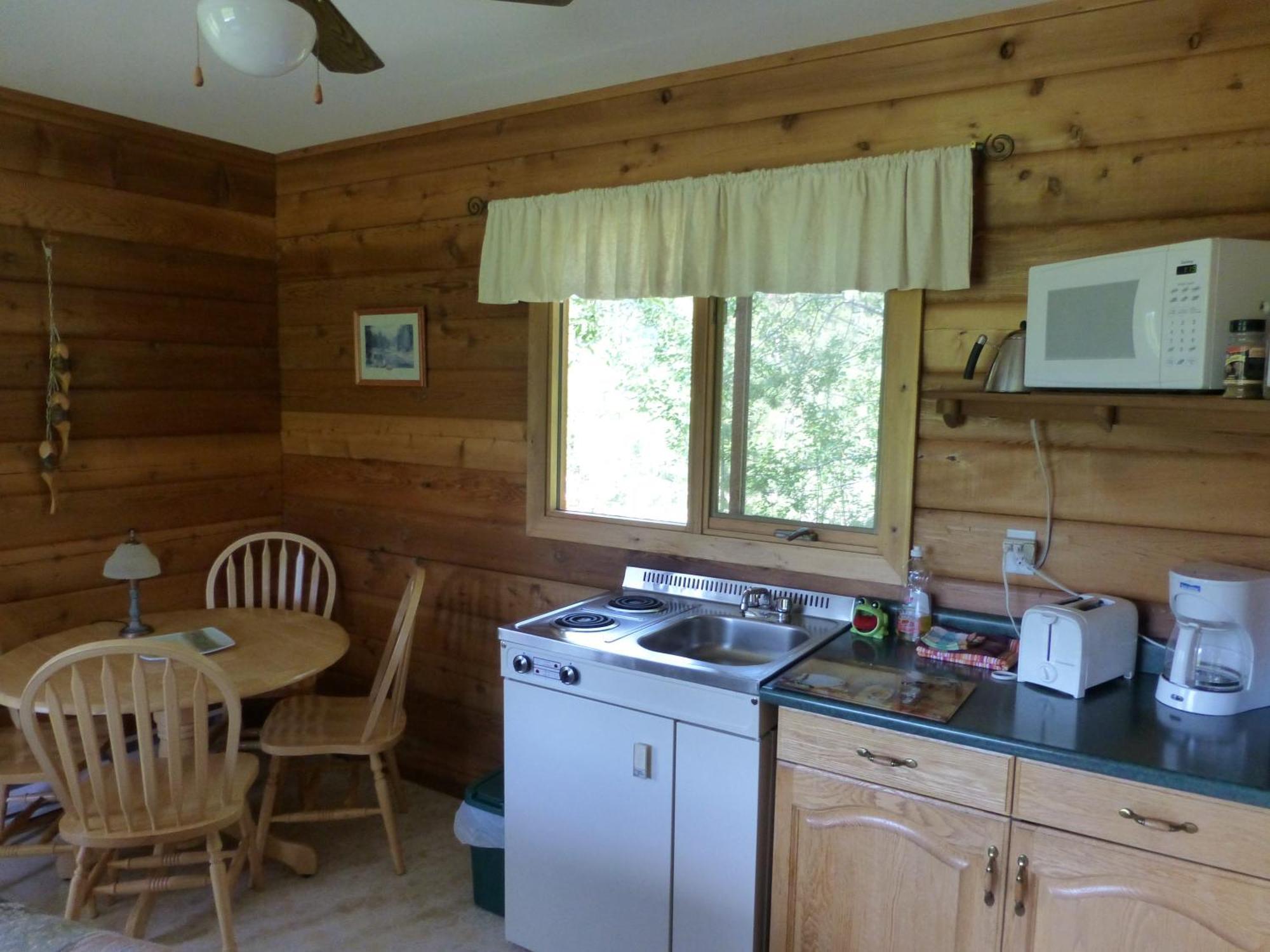 Mica Mountain Lodge & Log Cabins Tête Jaune Εξωτερικό φωτογραφία