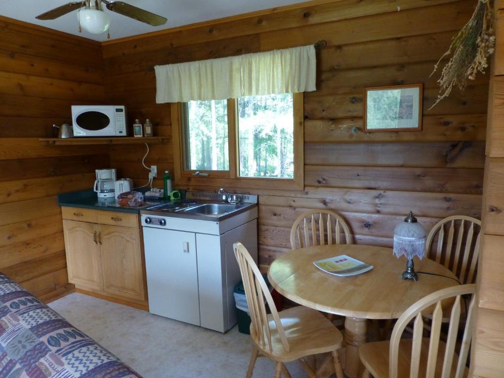 Mica Mountain Lodge & Log Cabins Tête Jaune Δωμάτιο φωτογραφία