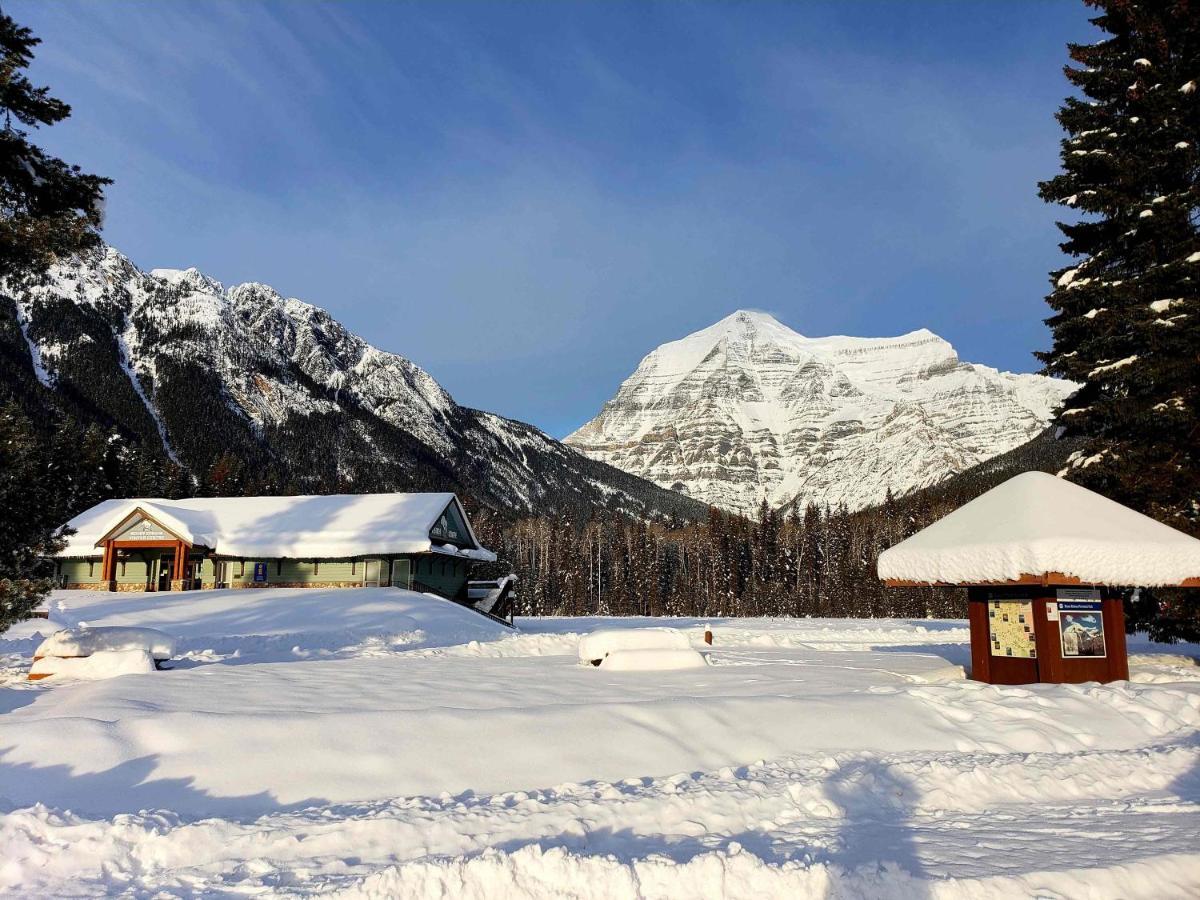 Mica Mountain Lodge & Log Cabins Tête Jaune Εξωτερικό φωτογραφία